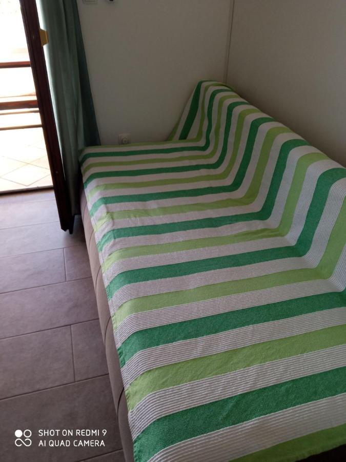 Apartments Vukelic Starigrad Paklenica Bagian luar foto