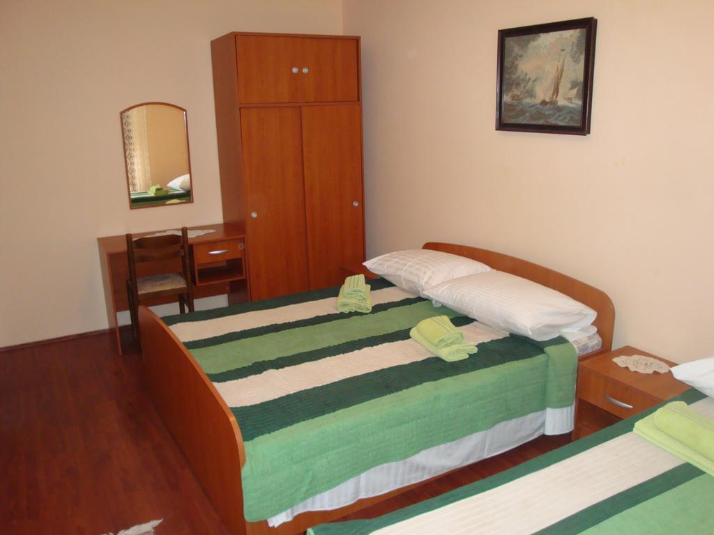 Apartments Vukelic Starigrad Paklenica Bagian luar foto