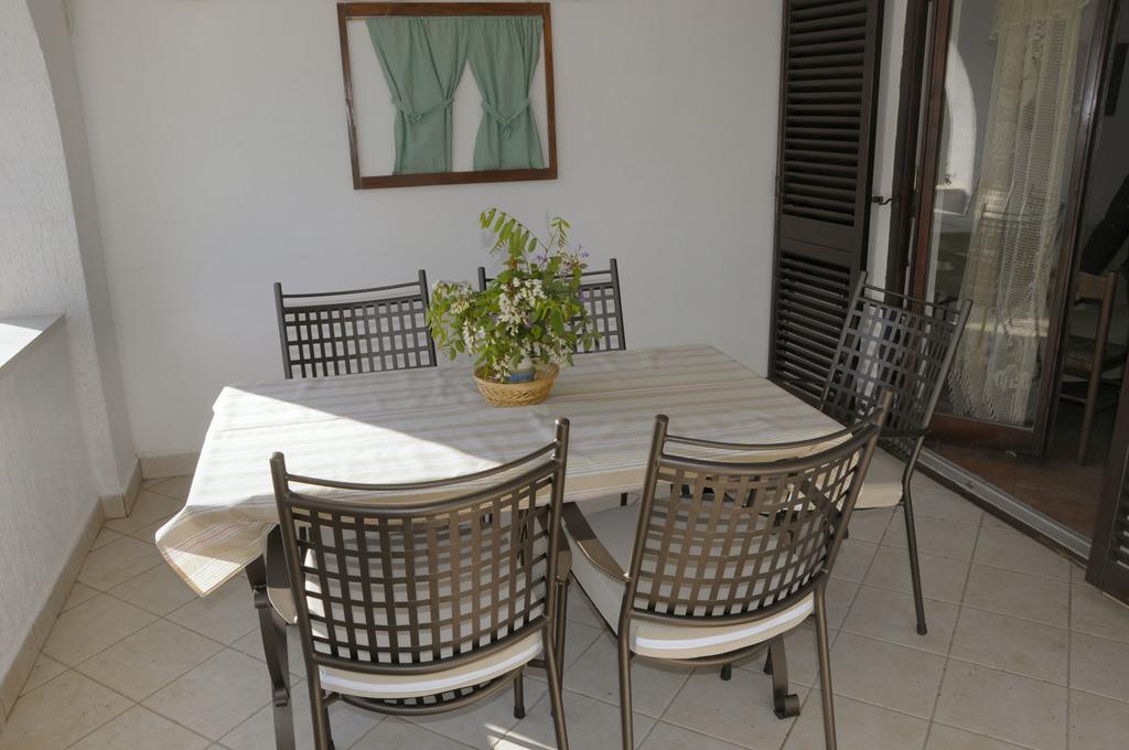 Apartments Vukelic Starigrad Paklenica Bagian luar foto