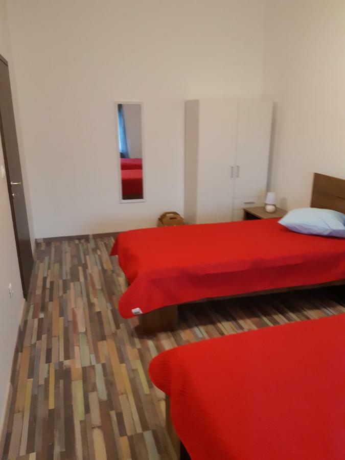 Apartments Vukelic Starigrad Paklenica Bagian luar foto