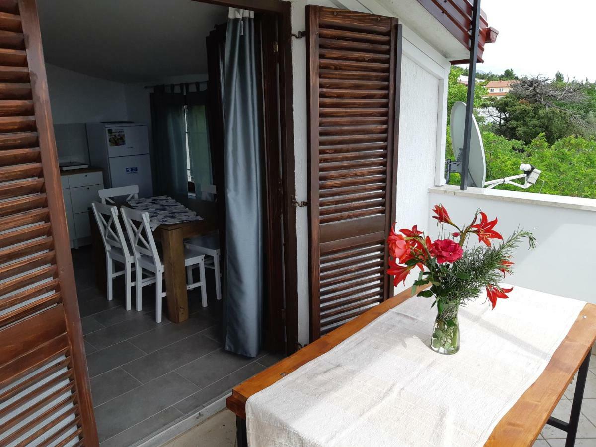 Apartments Vukelic Starigrad Paklenica Bagian luar foto