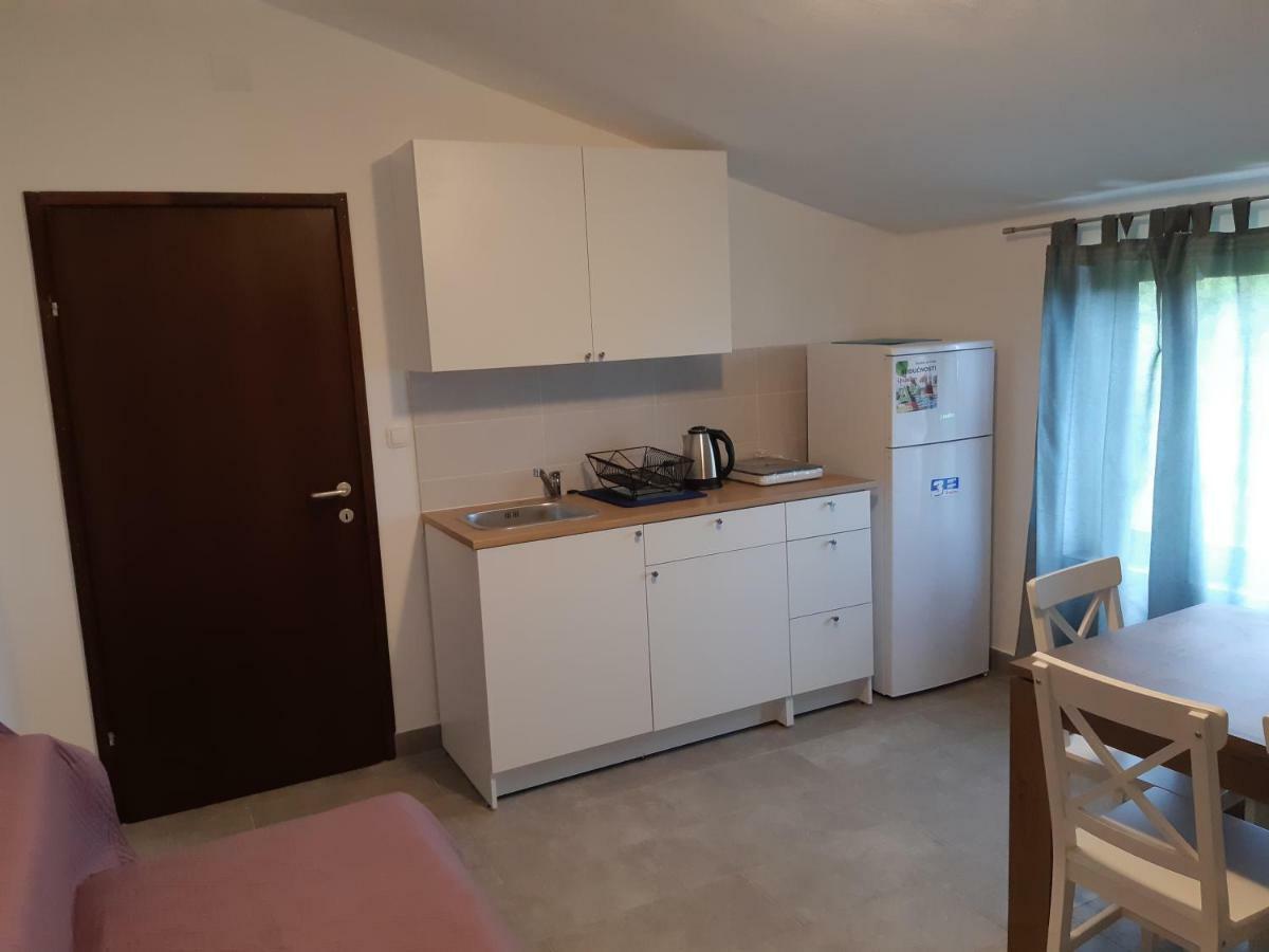Apartments Vukelic Starigrad Paklenica Bagian luar foto