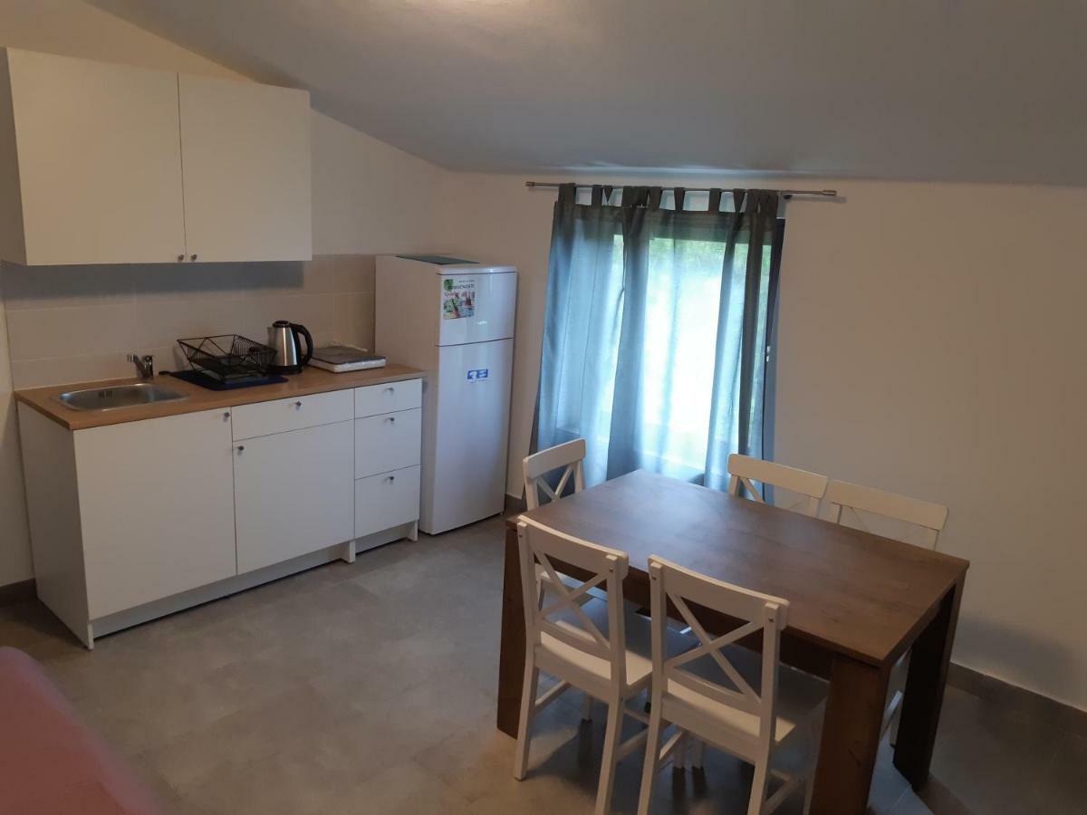 Apartments Vukelic Starigrad Paklenica Bagian luar foto