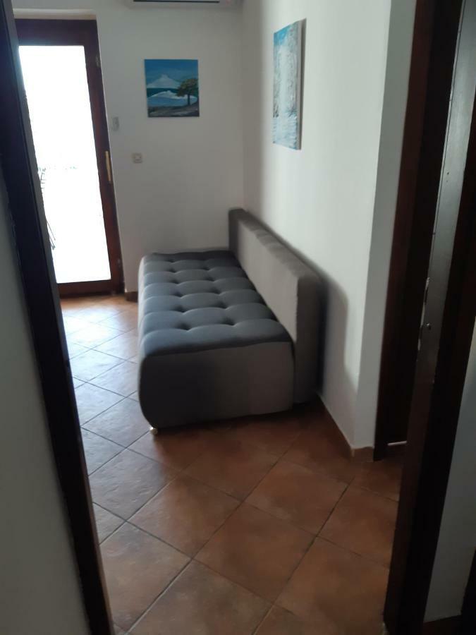 Apartments Vukelic Starigrad Paklenica Bagian luar foto